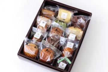ギフトセット(ケーキ12個入)